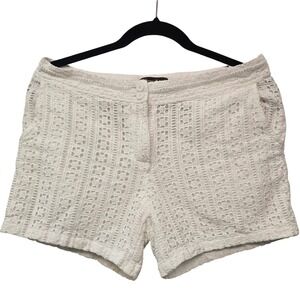 Tommy Bahama White Eyelet Lace Shorts Sz 4 Coastal Resort Beach Vacation Preppy